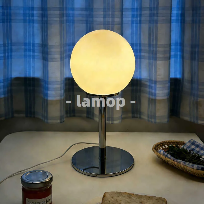 Decor Lighting & Decor Fires Photos - مصباح طاولة كروم أبيض حليبي صلب